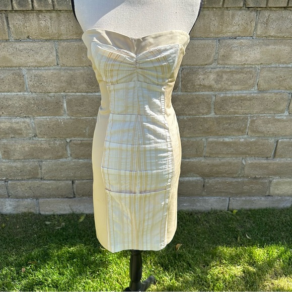 Nicole Miller Strapless Dress - Picture 17 of 17